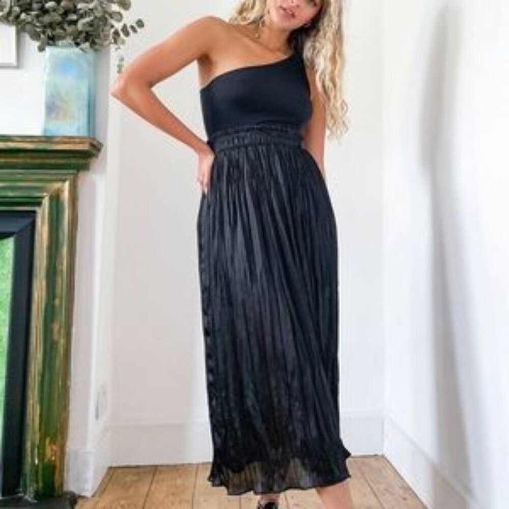 Topshop Women Black Pleated Satin Midi Skirt Sz 4 Preppy Whimsigoth Boho Minimal
